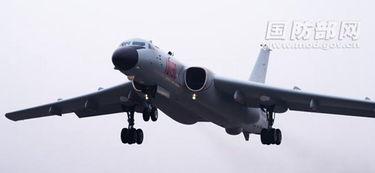 国产轰6k试飞视频,空中巨兽翱翔，捍卫蓝天  第3张