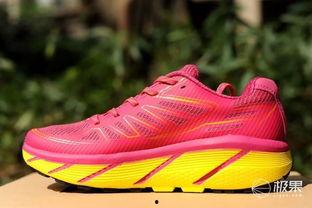 女士国产跑步鞋测评视频,女士专属款，舒适与性能的完美结合  第1张